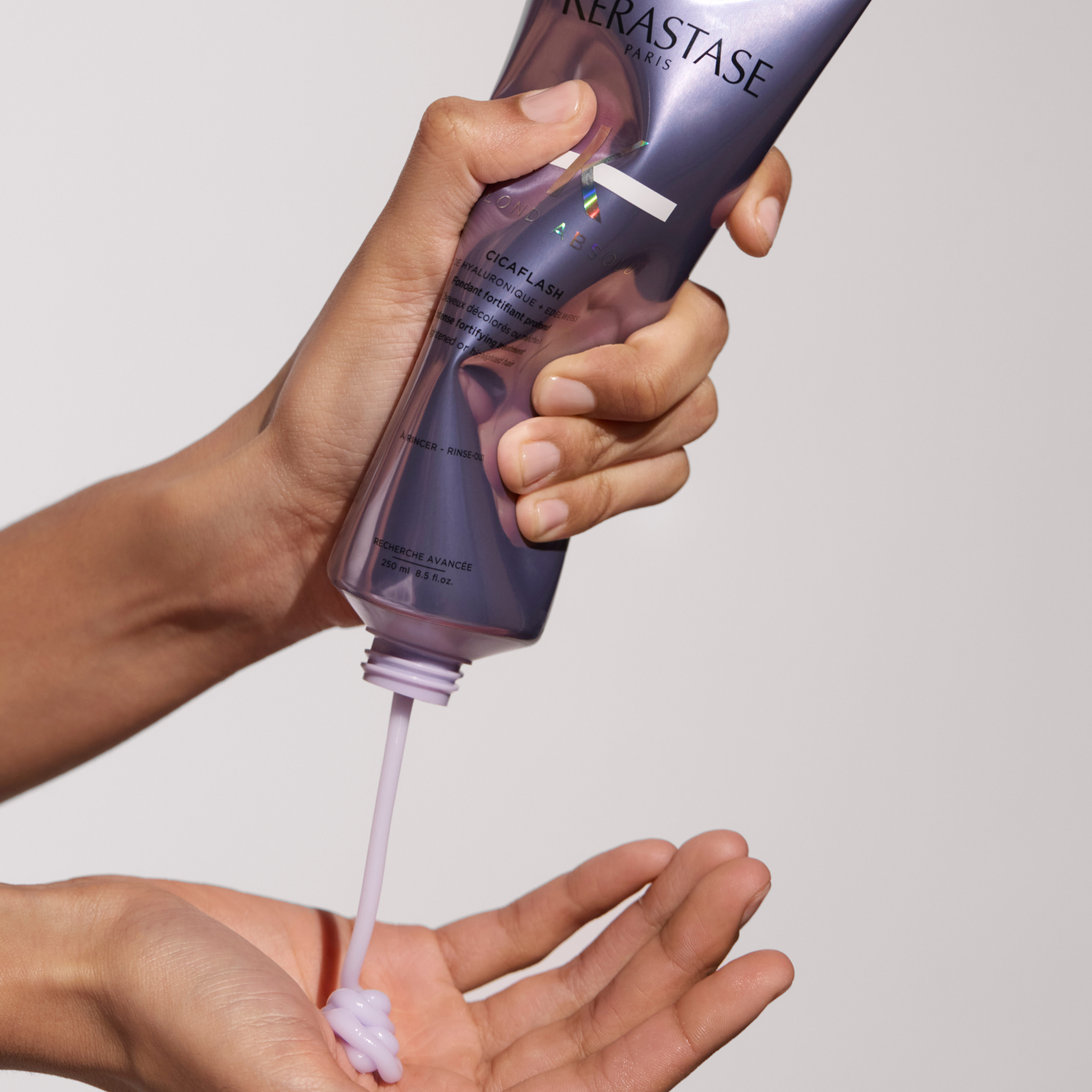 Kérastase. Blond Absolu Cicaflash Intense Fortifying Conditioner - 250 ml