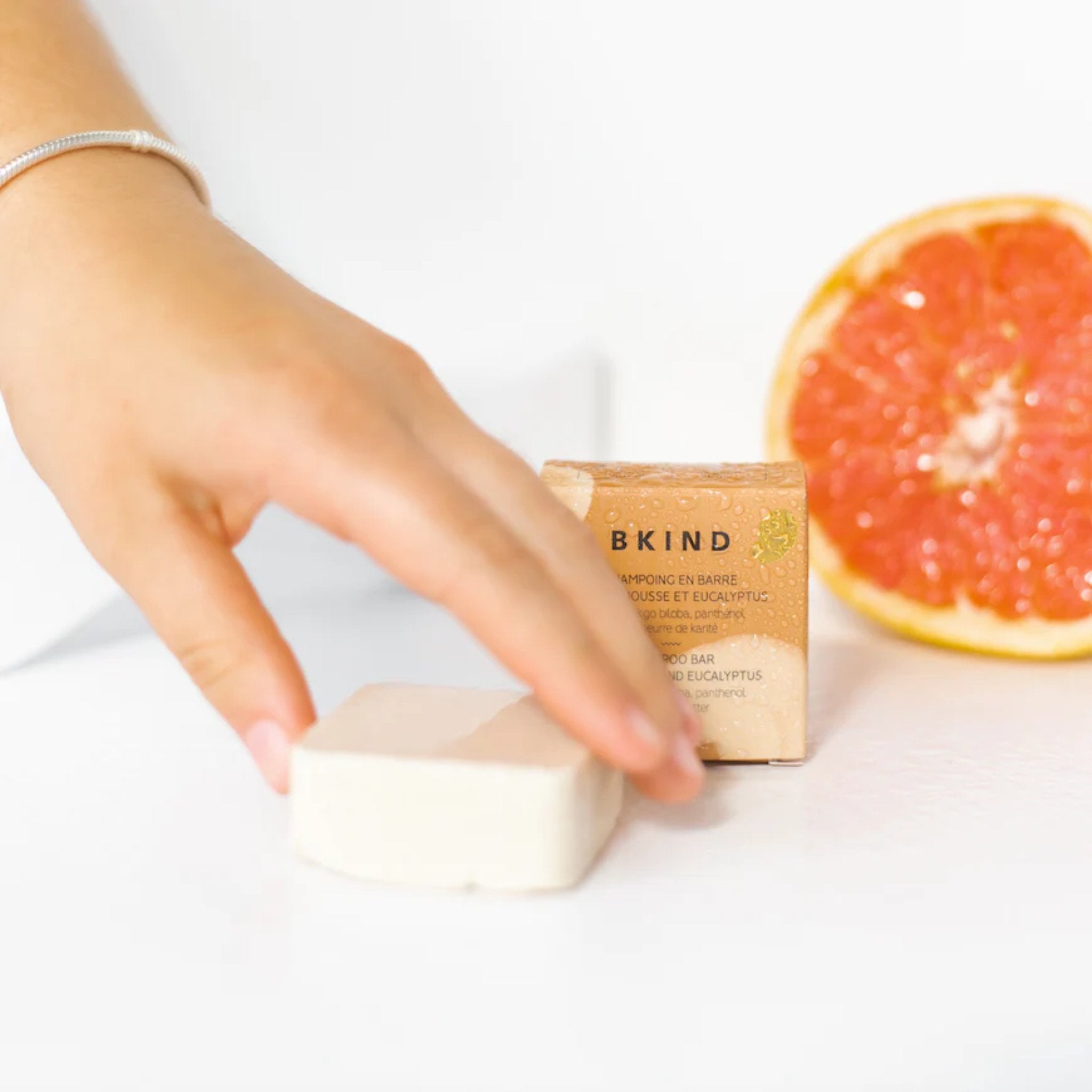 BKIND. Shampoing en Barre Cheveux Normaux et/ou à Tendance Grasse - 55 gr - Concept C. Shop