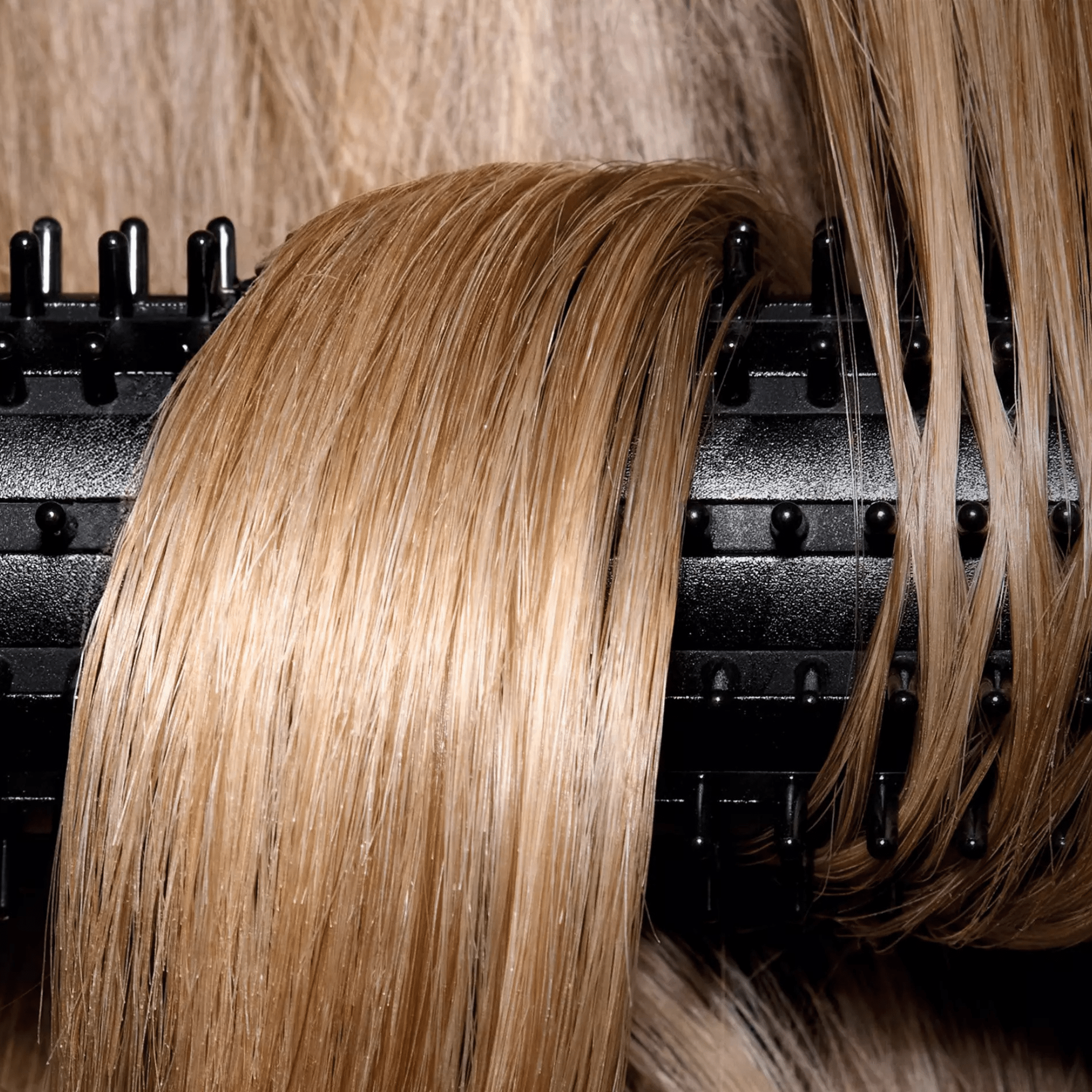 GHD. Brosse Chauffante Volumisante Rise - Concept C. Shop
