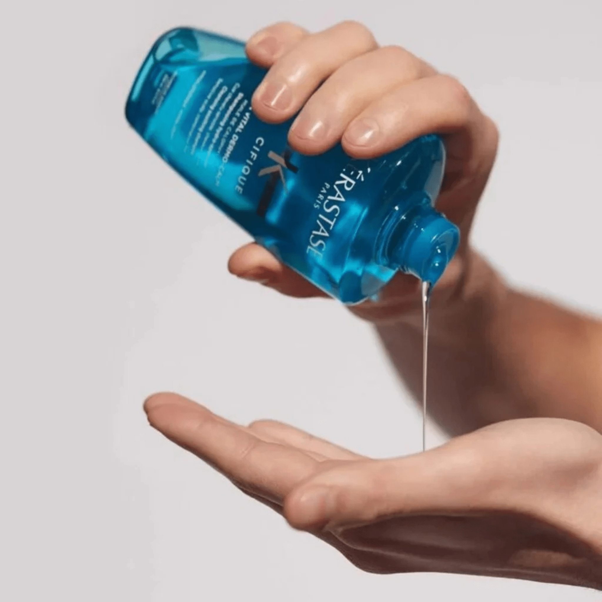 Kérastase. Spécifique Shampoing Bain Vital Dermo - Calm - 250 ml - Concept C. Shop
