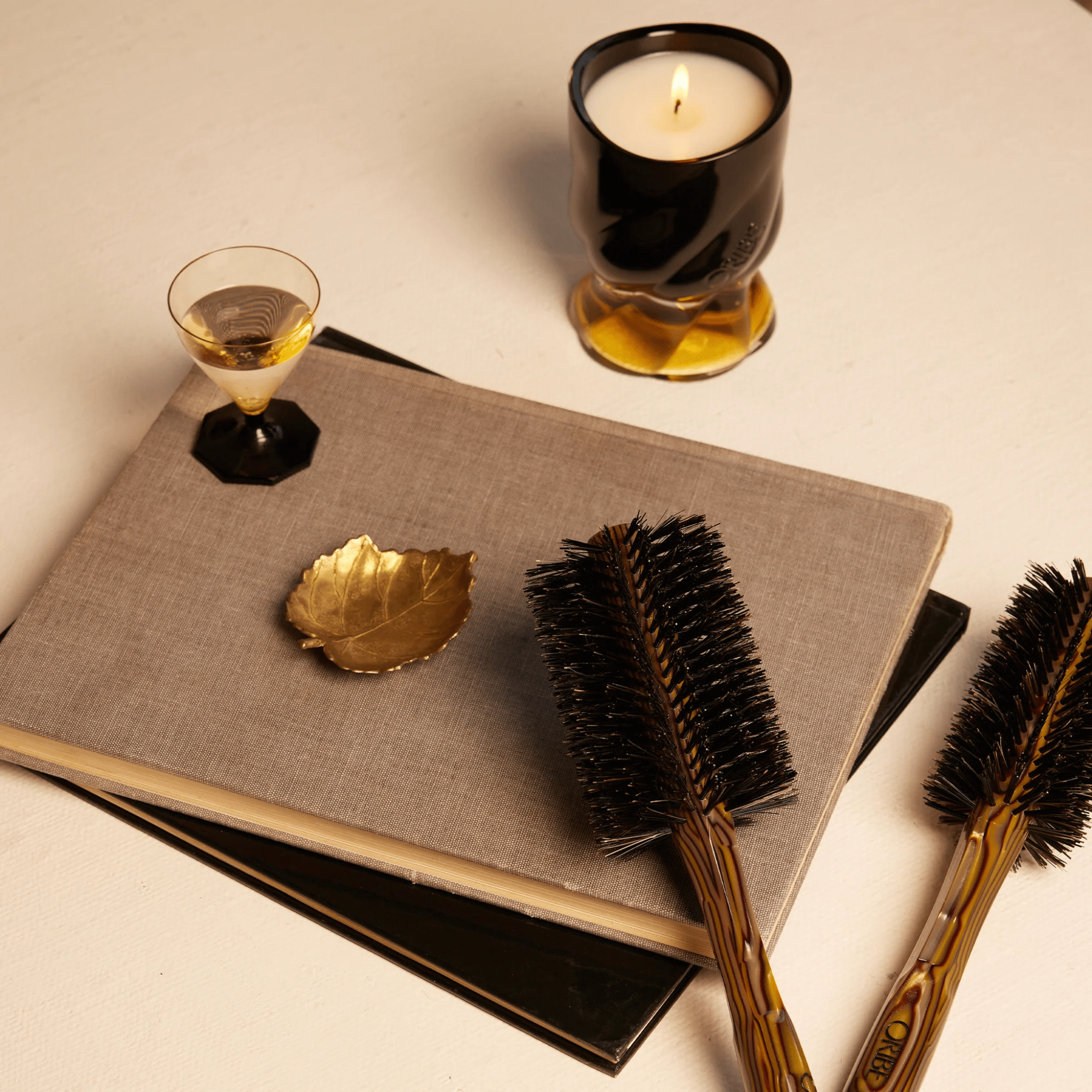 Oribe. Brosse Ronde - Grande - Concept C. Shop