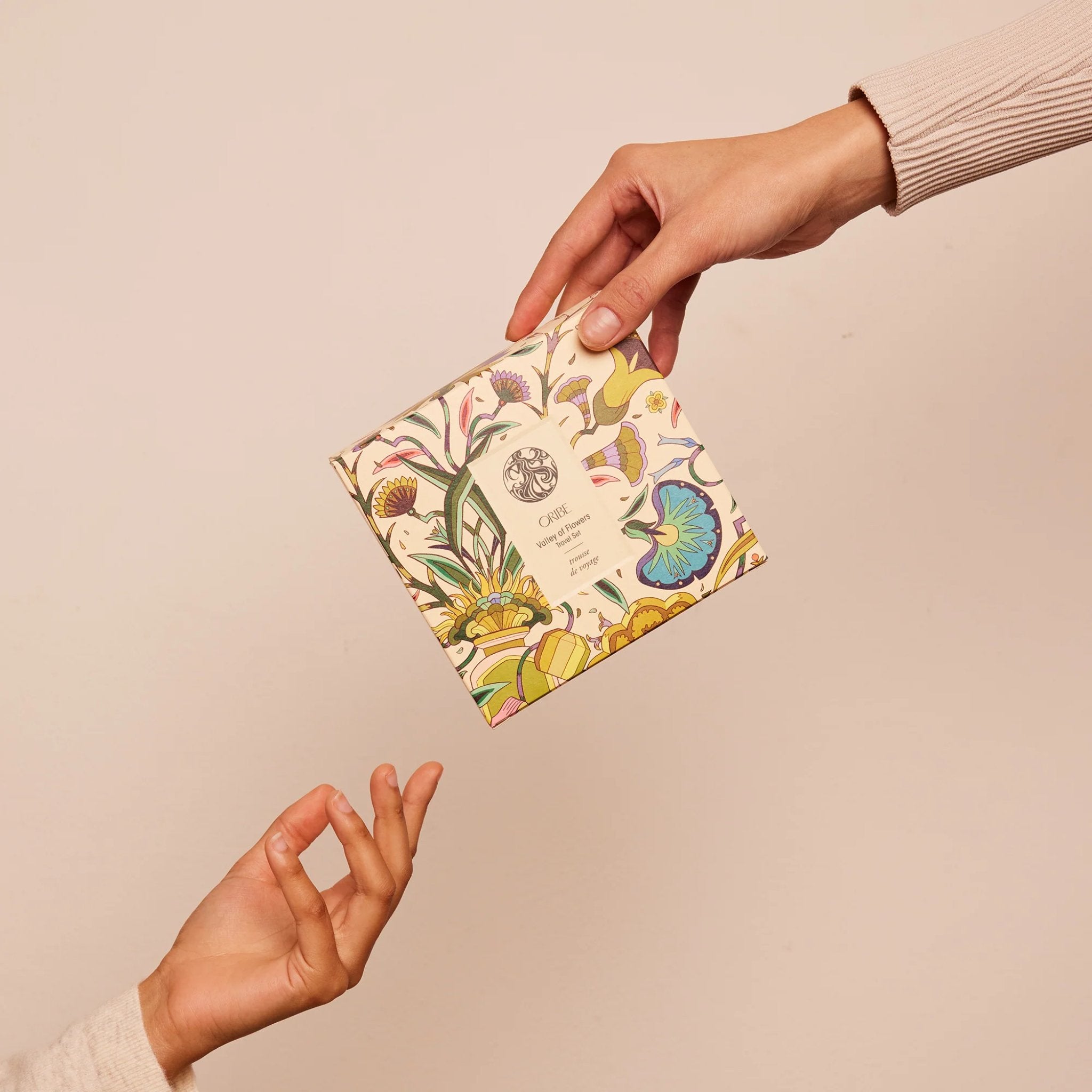 Oribe. Trousse de Voyage Valley of Flowers - Concept C. Shop