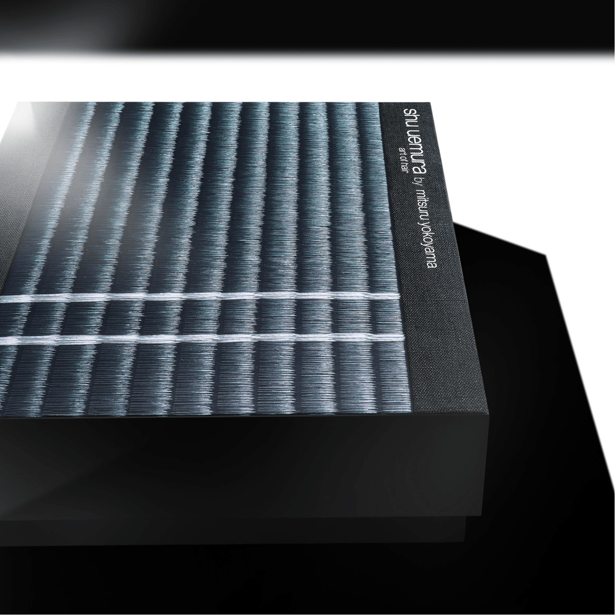 Shu Uemura. Coffret Des Fêtes - Duo Essence Absolue et Izumi Tonic - Concept C. Shop