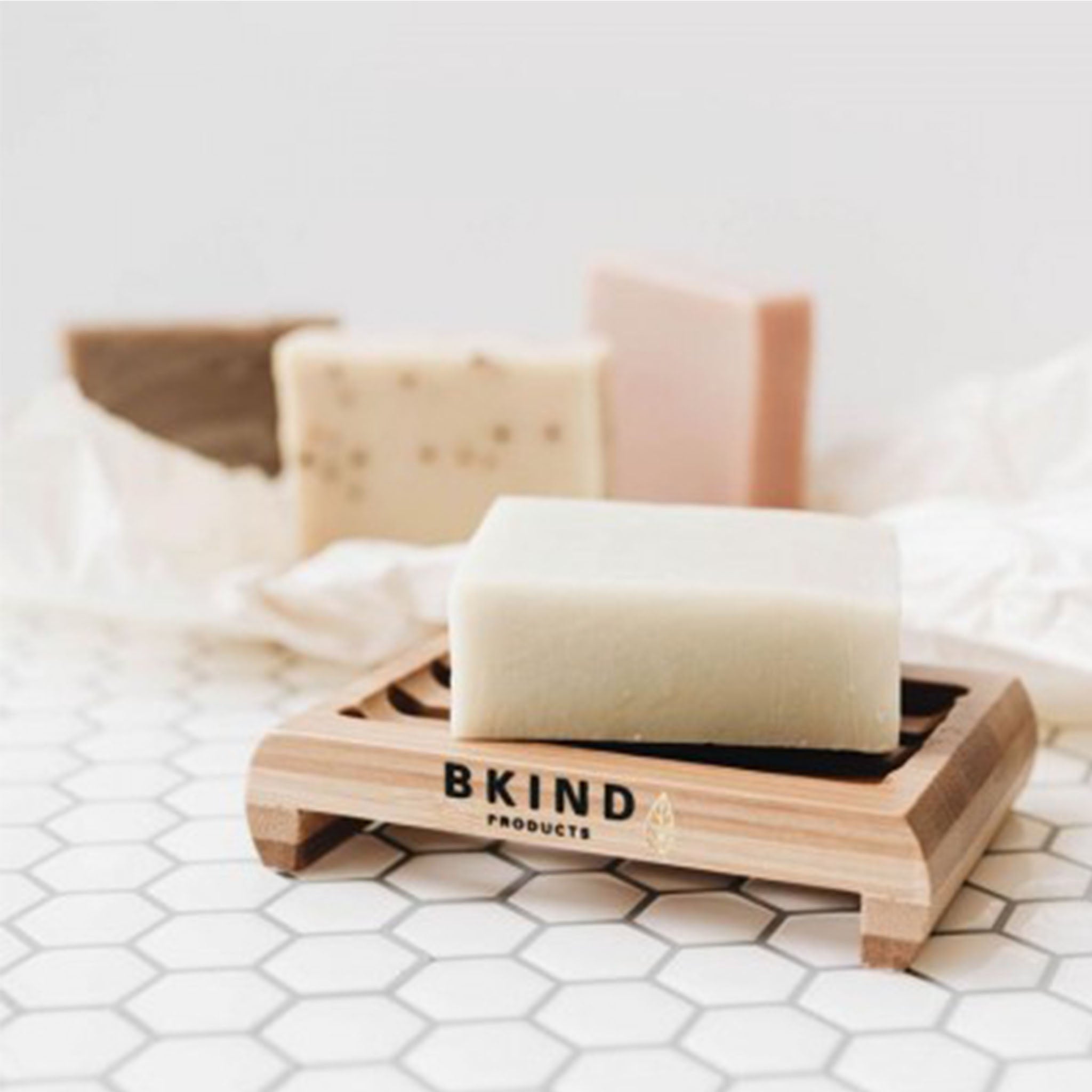 BKIND. Shampoing en Barre Cheveux Secs ou Fins - 55 g - Concept C. Shop