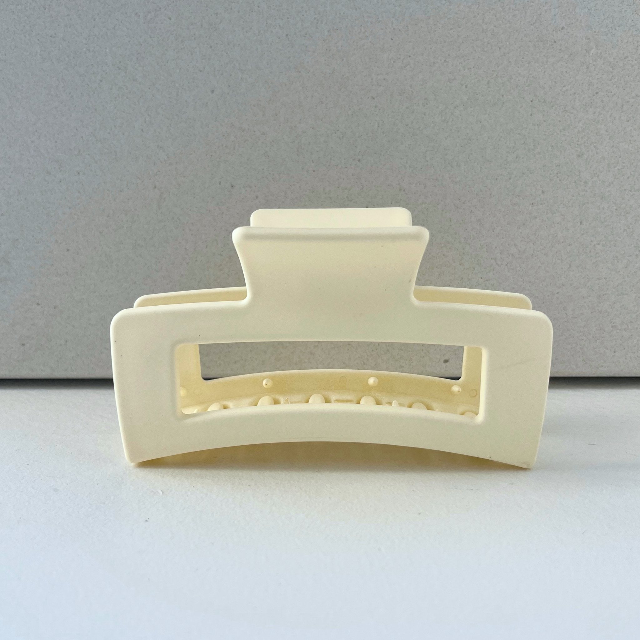 Concept C. Pince Rectangulaire Mate - Creme 10cm - Concept C. Shop