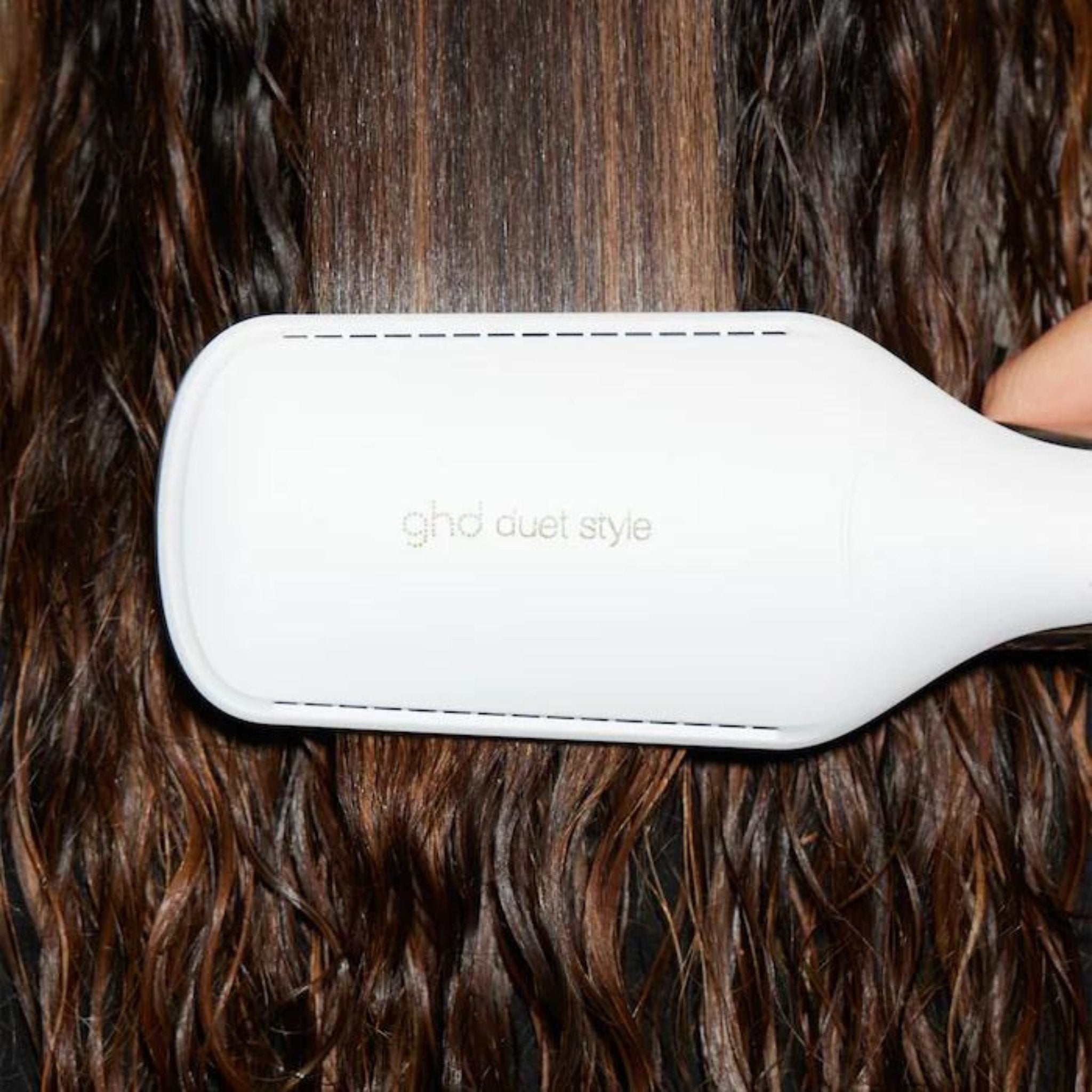 GHD. Outil coiffant 2-en-1 à air chaud Duet Style - Blanc - Concept C. Shop