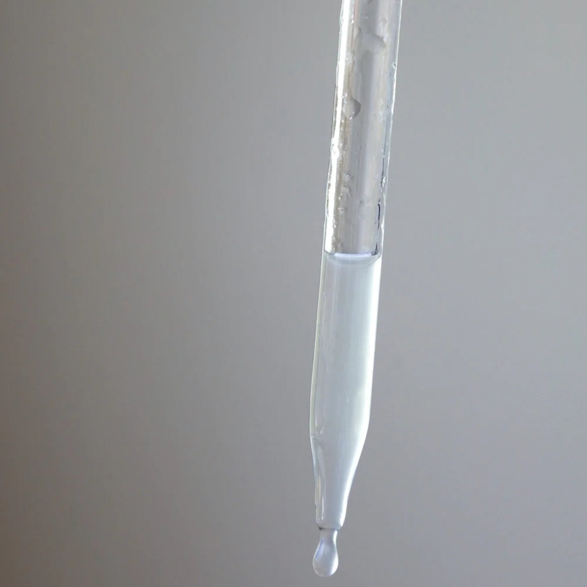 Groom. Sérum Capillaire Densifiant Et Rééquilibrant - 60 ml - Concept C. Shop