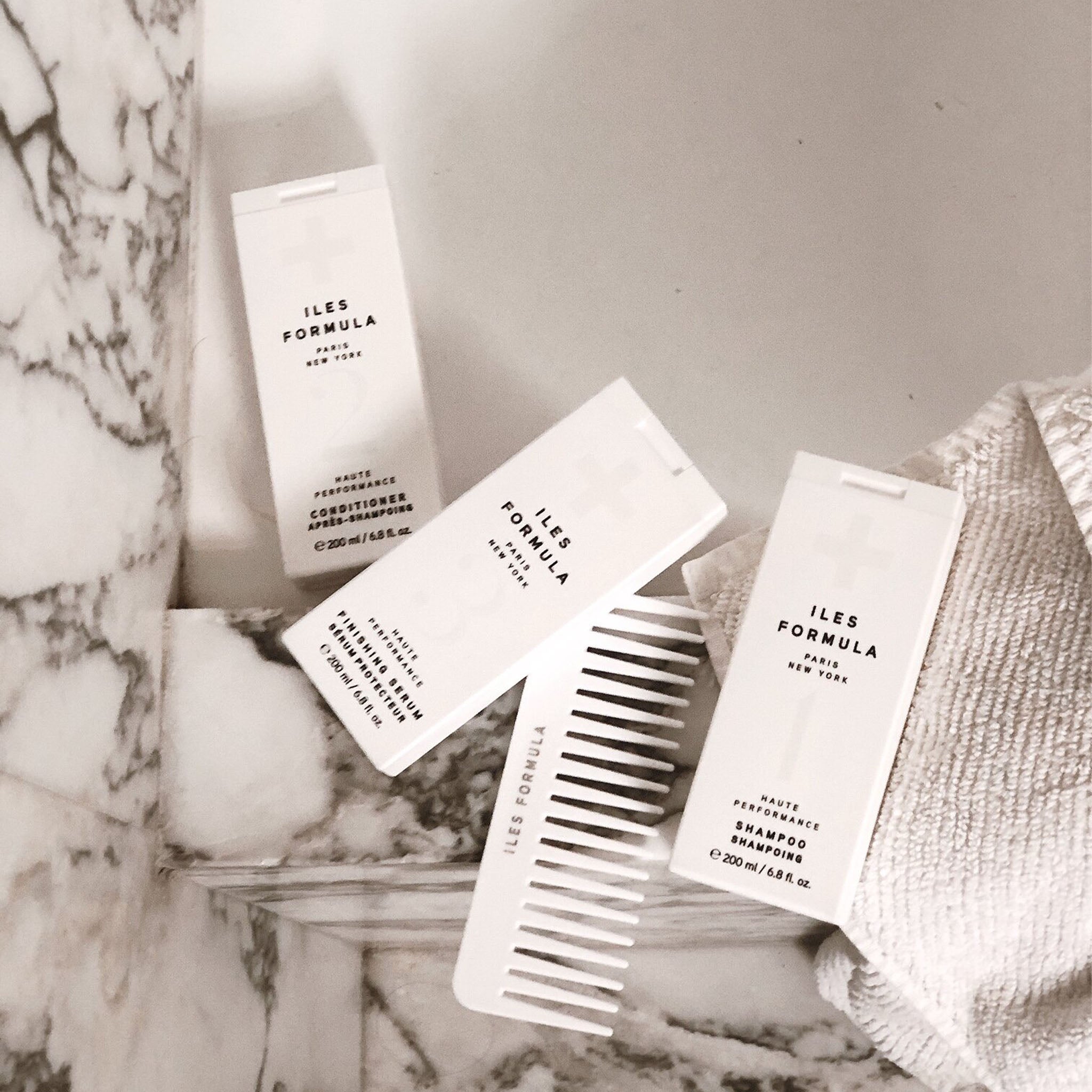 Iles Formula. Coffret Signature Haute Performance Soins 3 Étapes + Peigne à Dents Large - Concept C. Shop