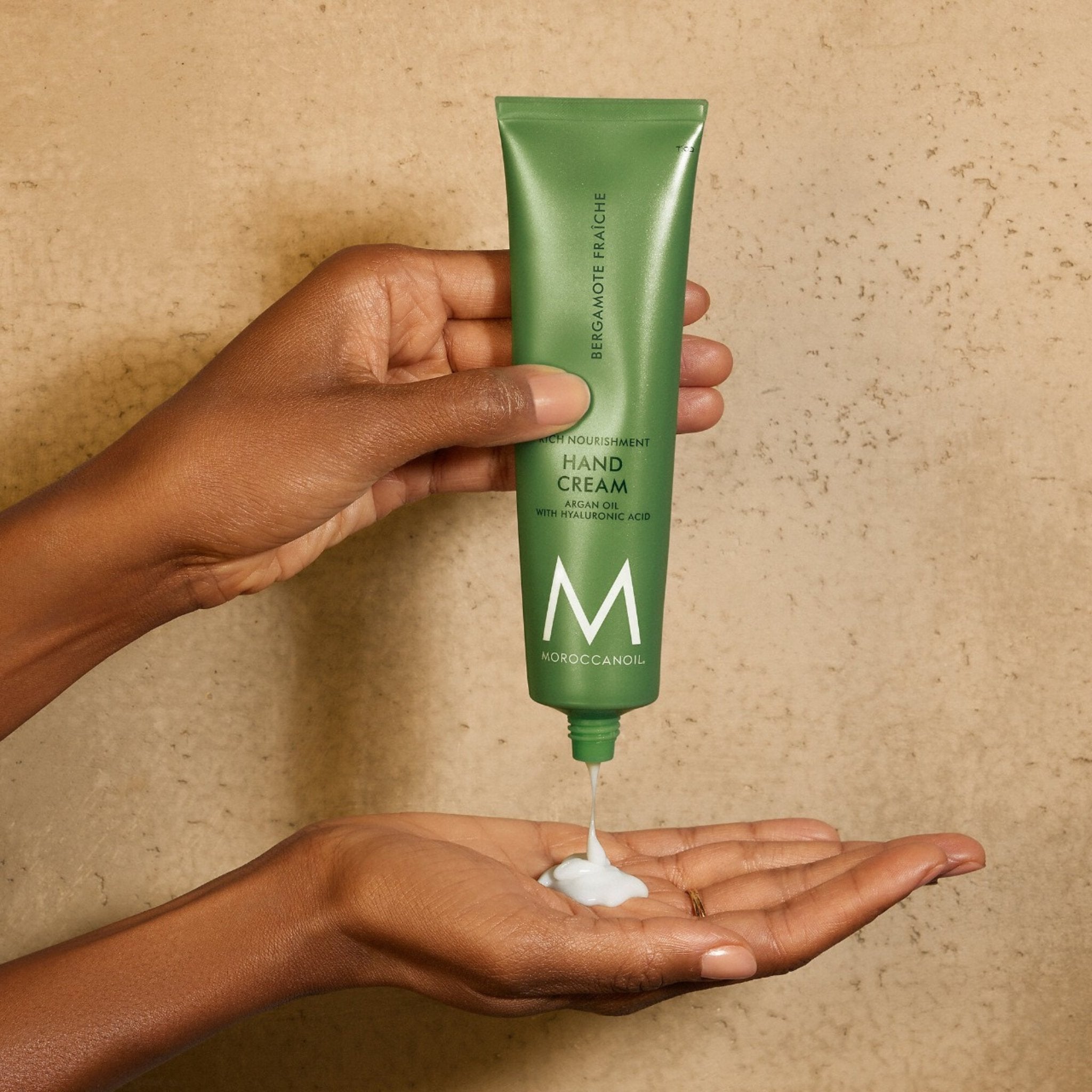 Moroccanoil. Crème pour les Mains Fragrance Bergamote Fraîche - 100 ml - Concept C. Shop