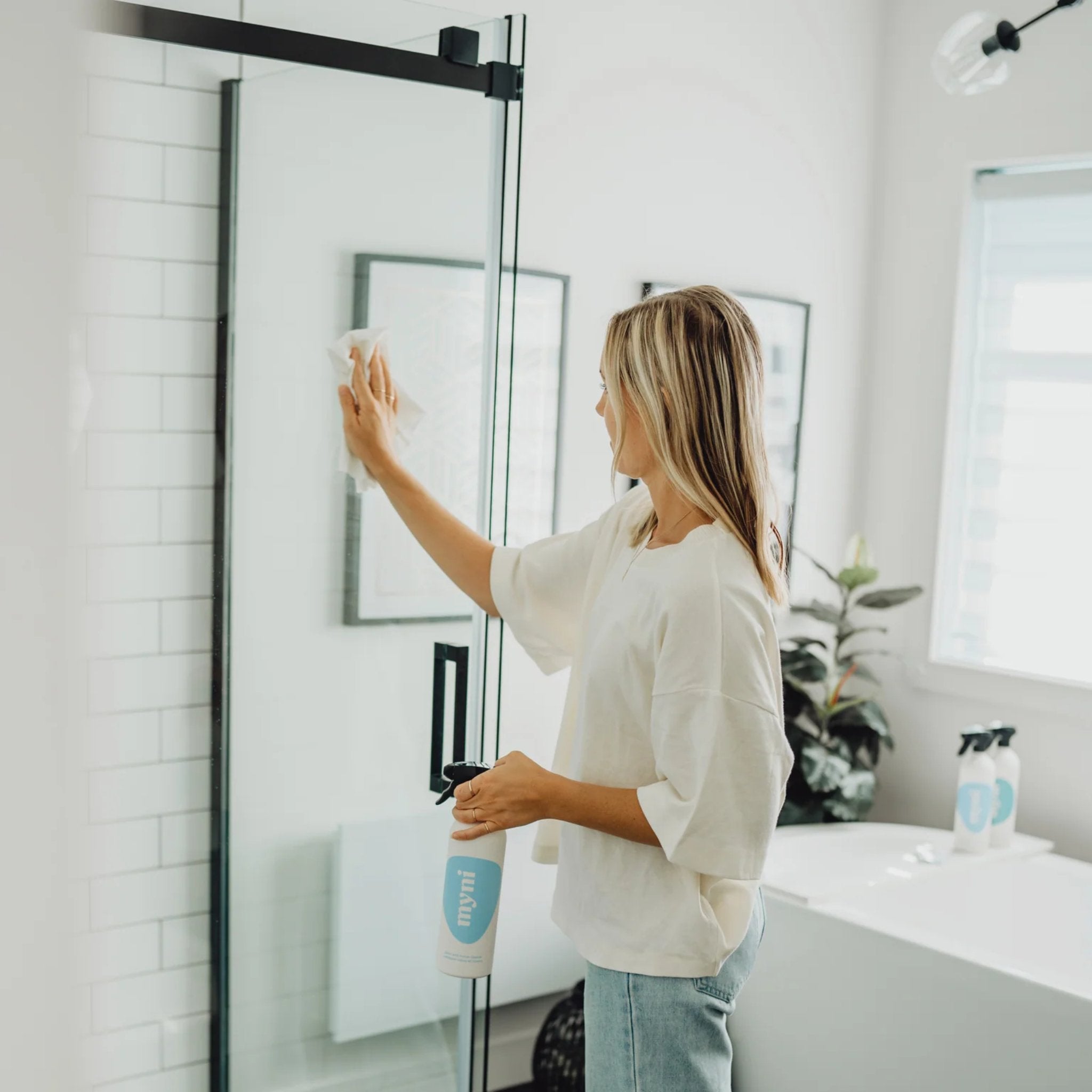 Myni. Recharge Nettoyant Vitres et Miroirs - Sans Fragrance - Concept C. Shop