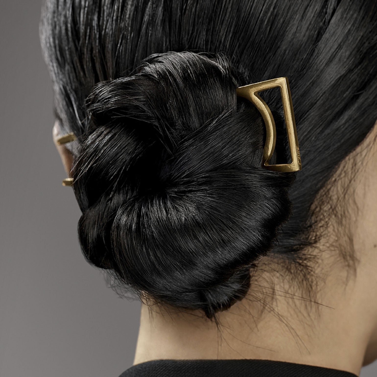Oribe. Fixatif Superfine - 75 ml - Concept C. Shop