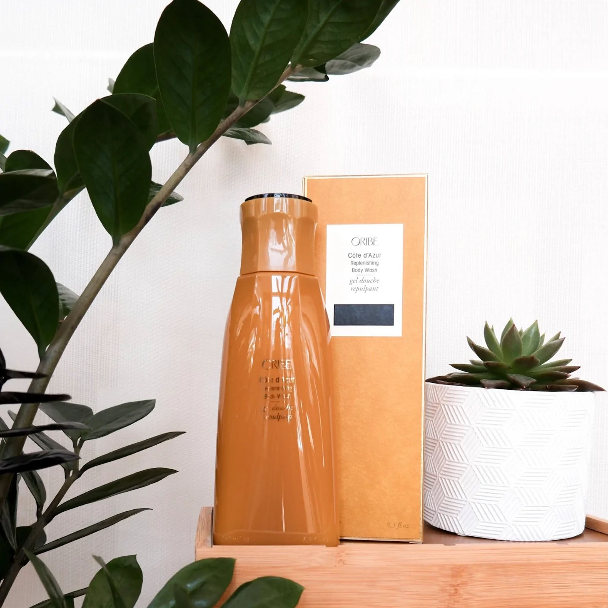 Oribe. Gel Douche Repulpant Côte d'Azur - 250 ml - Concept C. Shop
