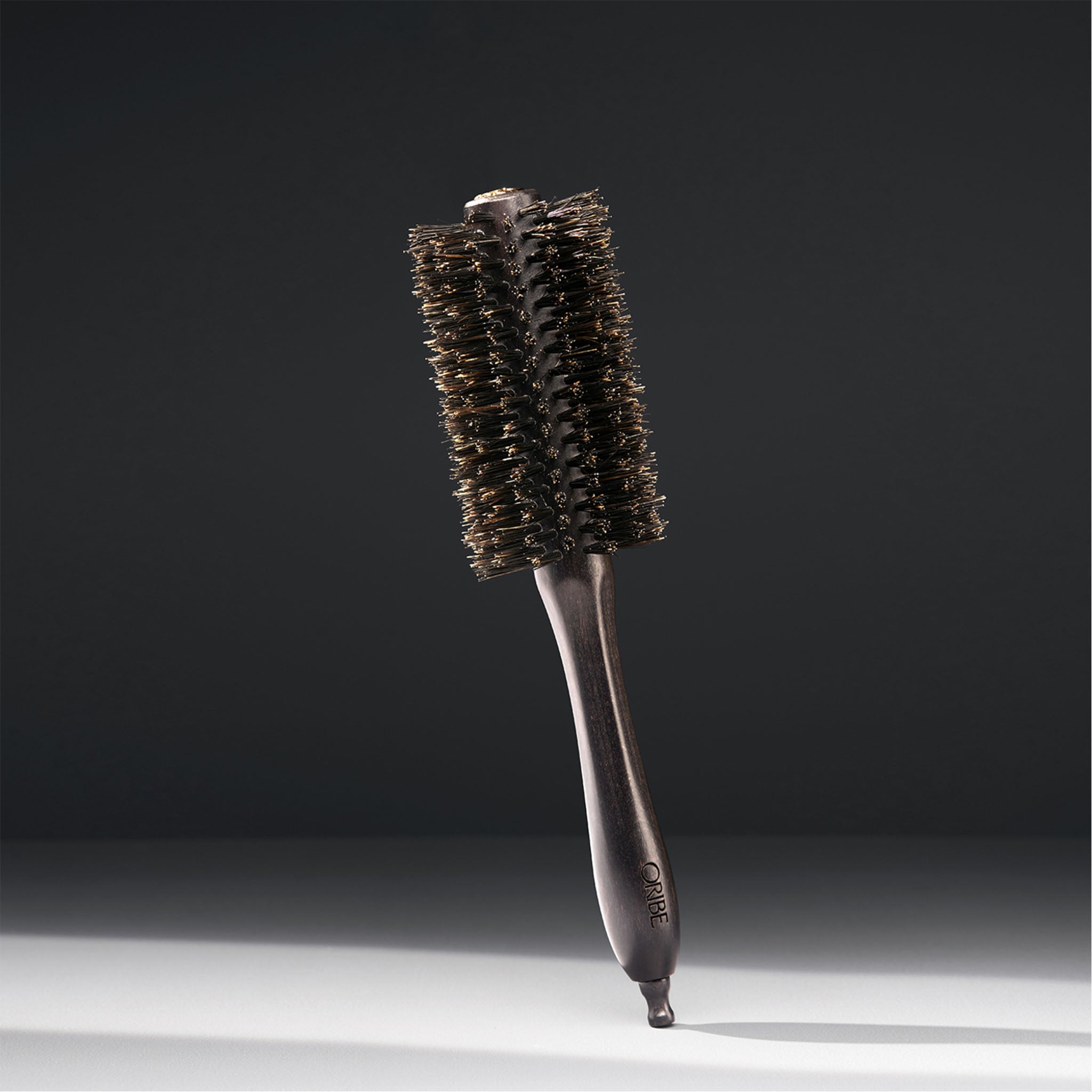 Oribe. Moyenne Brosse Ronde en Bois de Hêtre - Concept C. Shop
