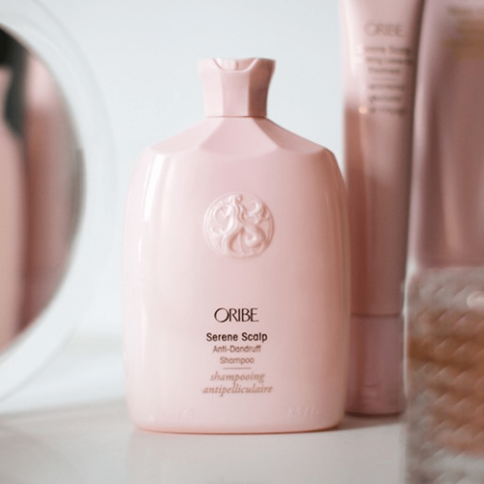 Oribe. Shampoing Antipelliculaire Serene Scalp - 250 ml - Concept C. Shop