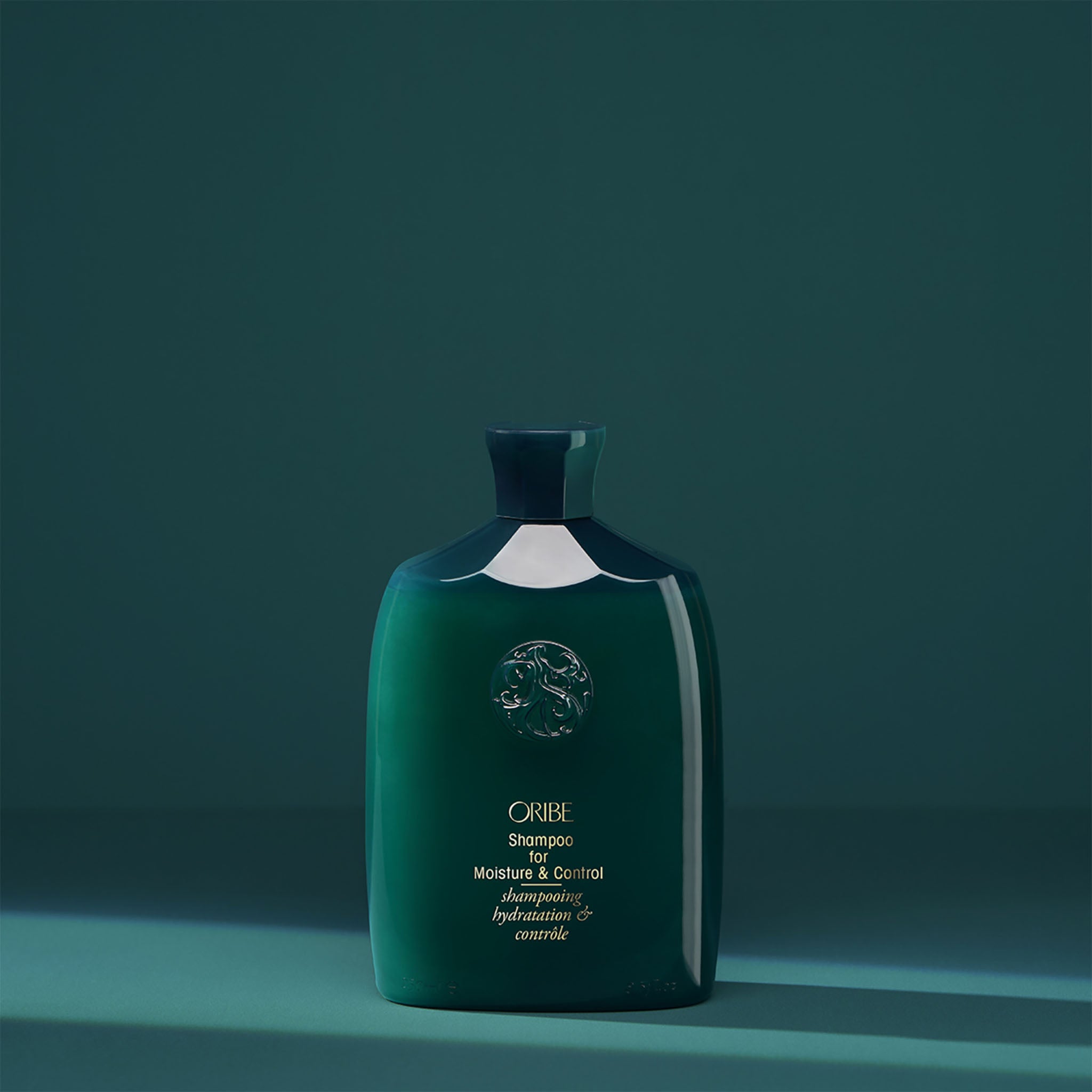 Oribe. Shampoing pour Hydratation et Contrôle - 250 ml - Concept C. Shop