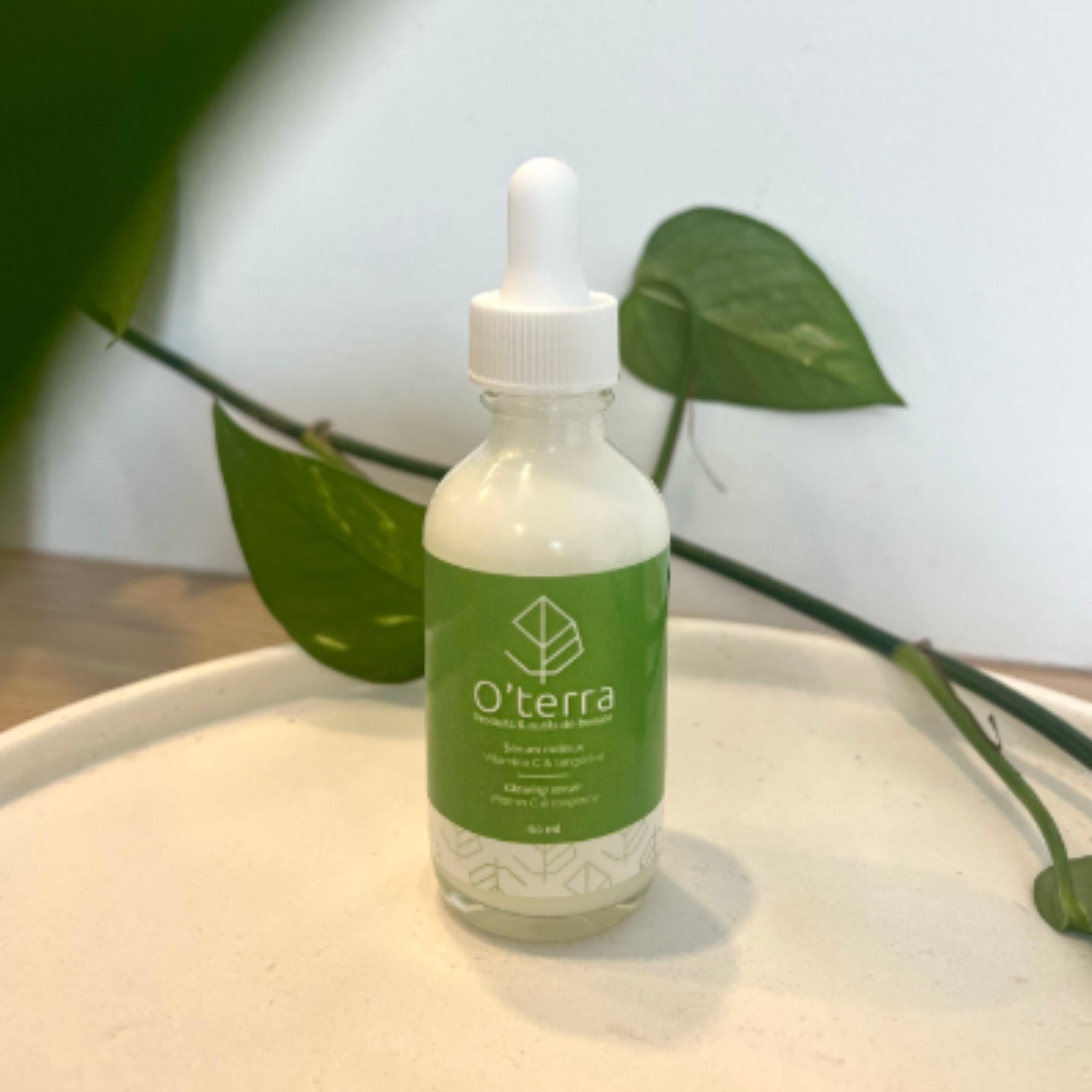 O'terra. Sérum radieux à la vitamine C et tangerine - 60 ml - Concept C. Shop