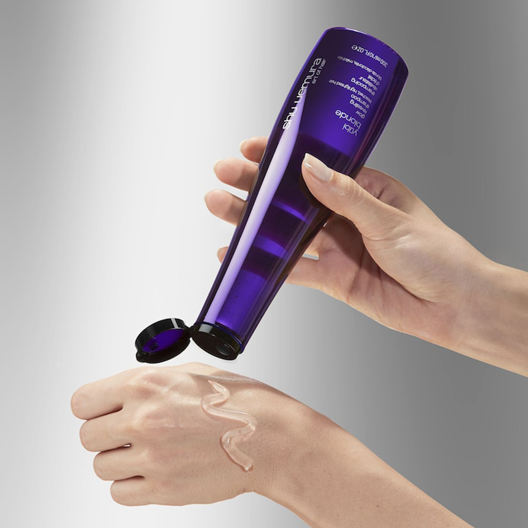 Shu Uemura. Yubi Blonde Glow Revealing Shampoo - 300 ml