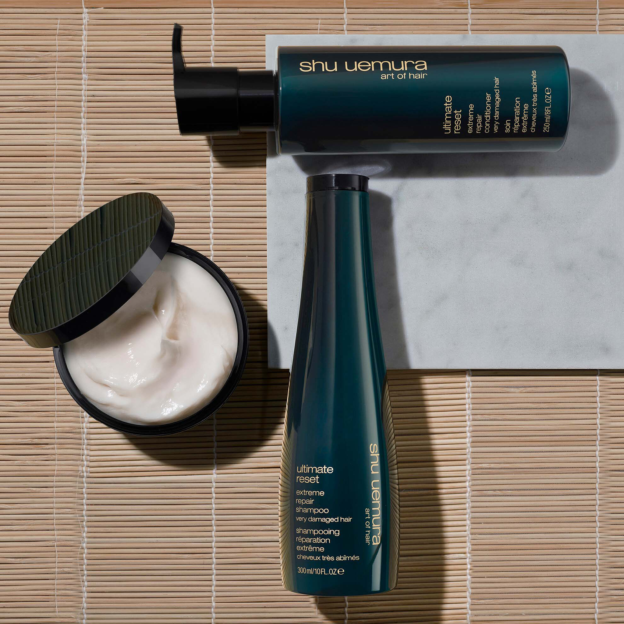 Shu Uemura. Ultimate Reset Extreme Repair Shampoo - 300 ml