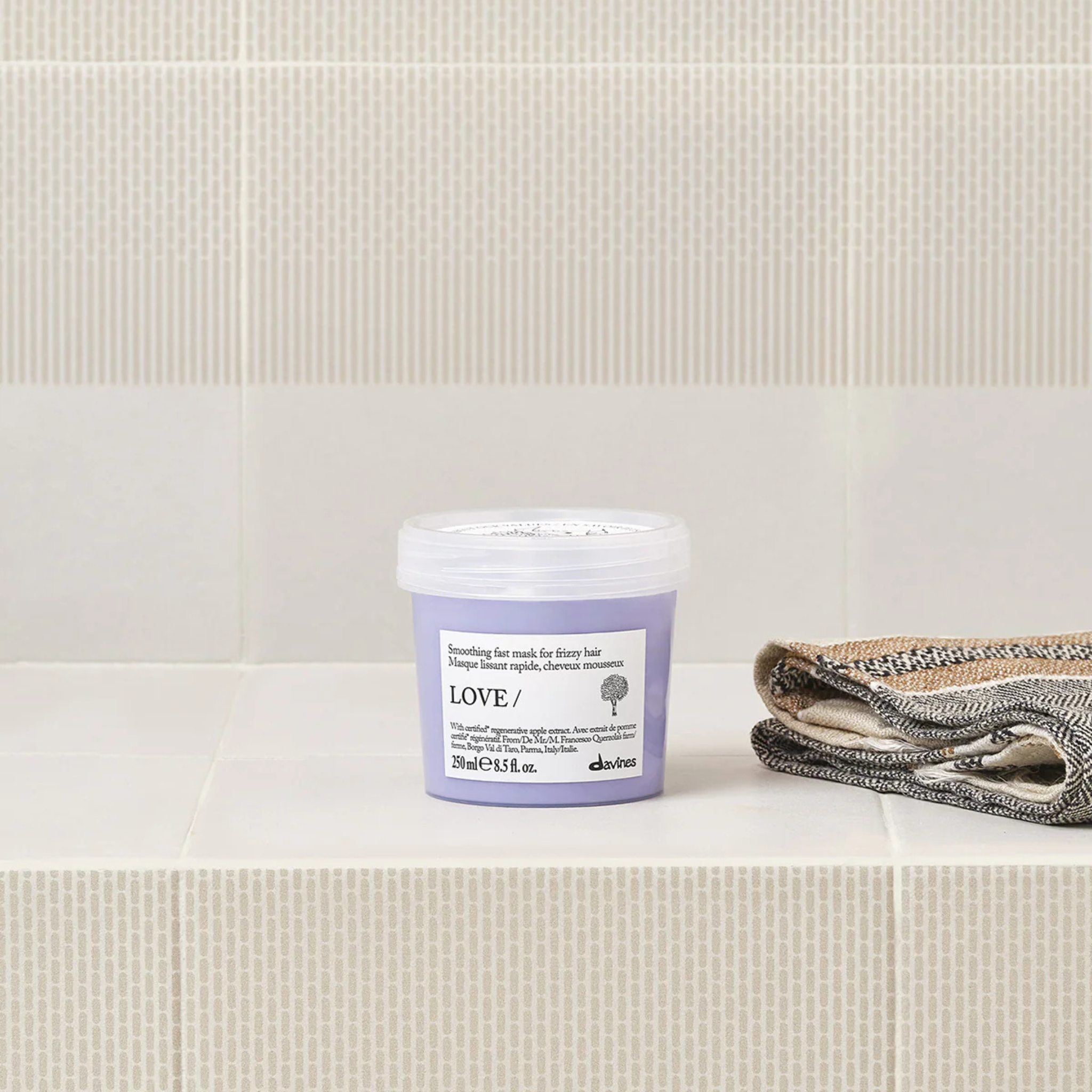 Davines. Masque Lissant Rapide Cheveux Rebelles LOVE SMOOTHING - 250 ml