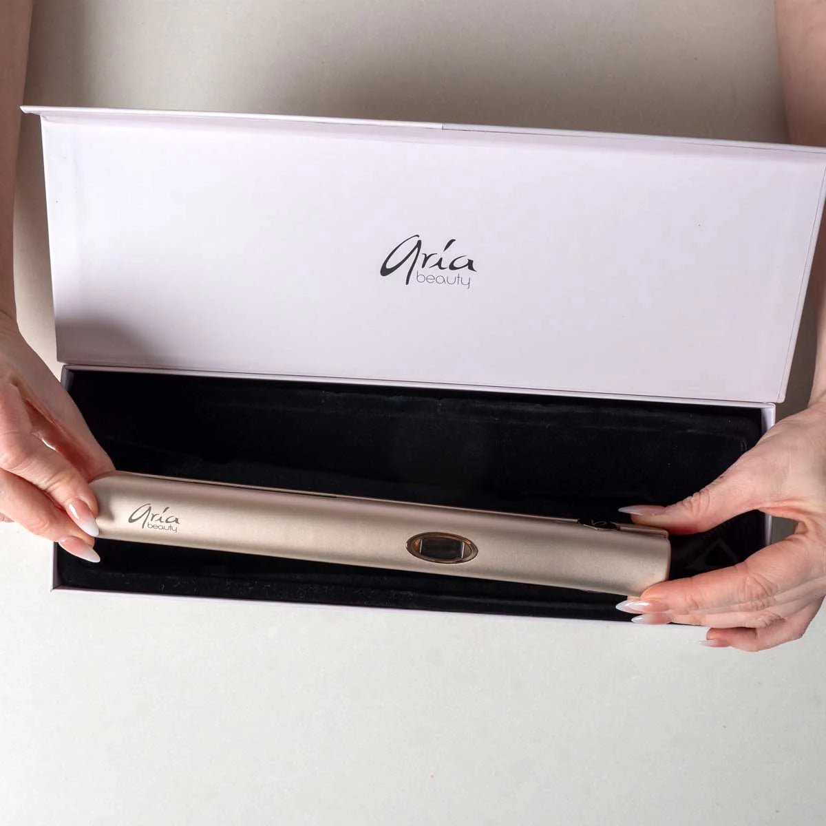 Aria Beauty. Fer Plat Numérique Ultra - Mince Or Brossé - 1 Po - Concept C. Shop