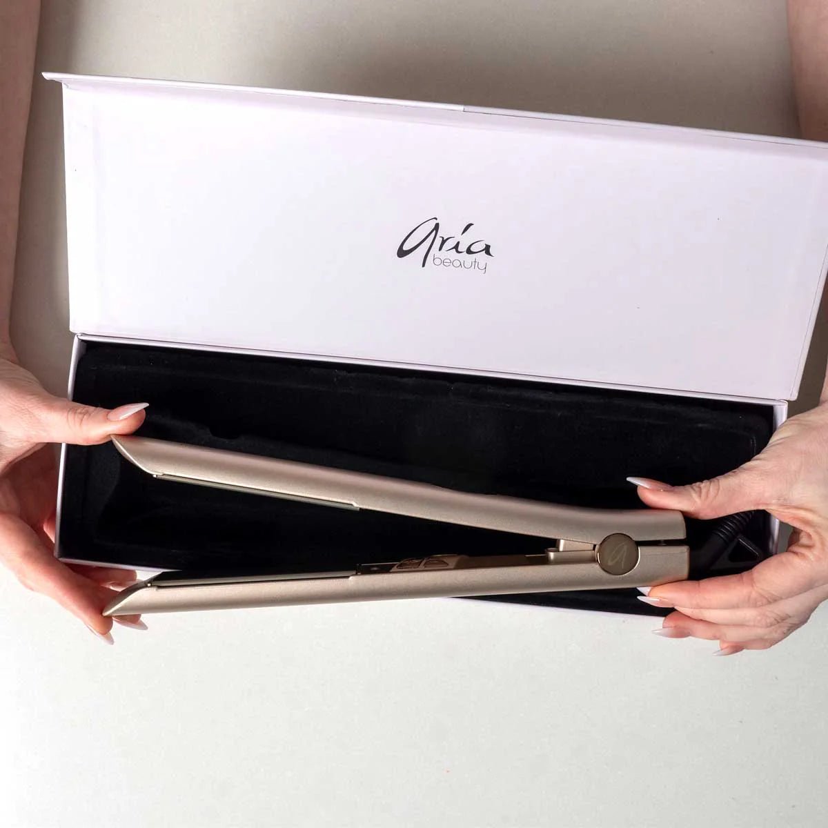Aria Beauty. Fer Plat Numérique Ultra - Mince Or Brossé - 1 Po - Concept C. Shop