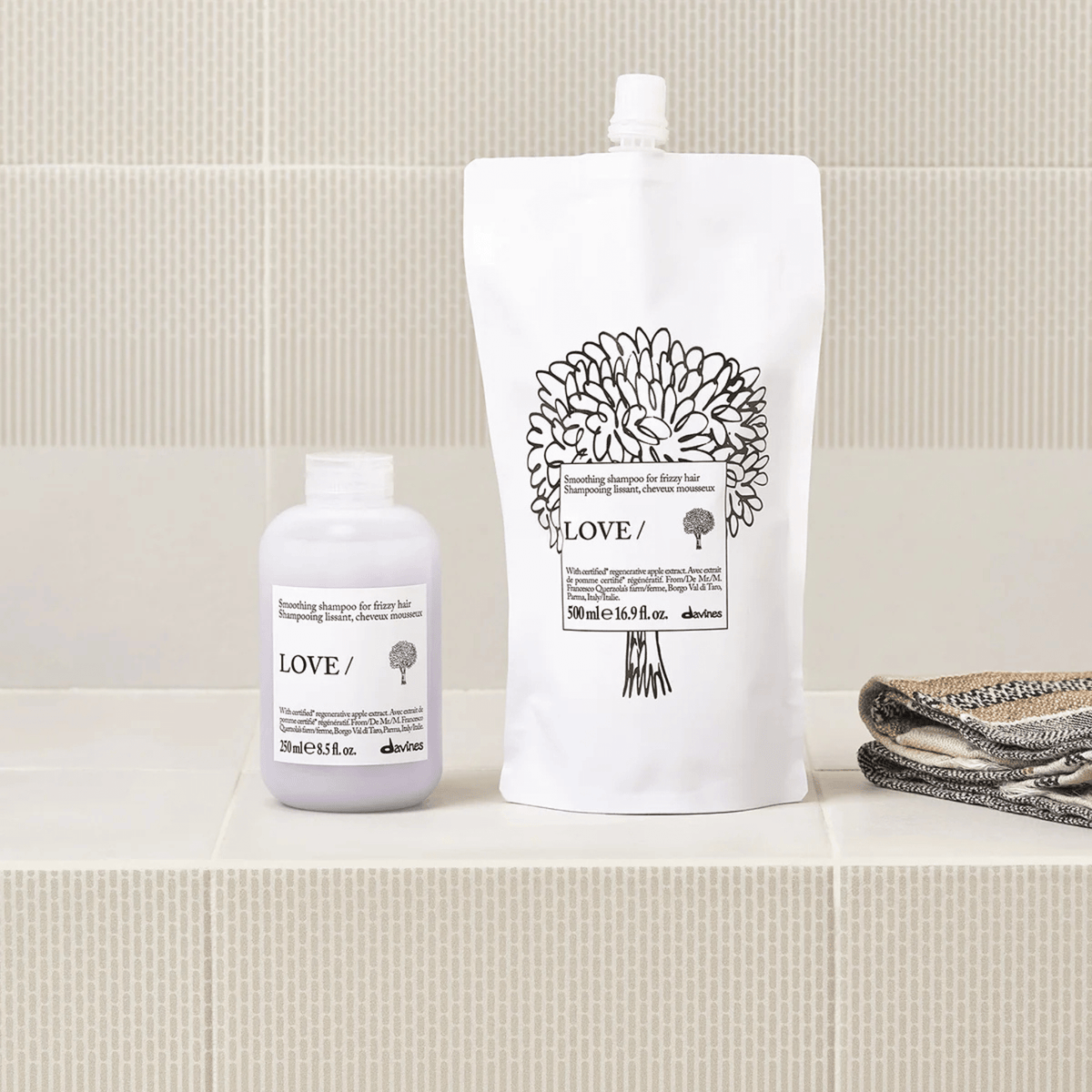 Davines. Shampoing Lissant Cheveux Rebelles LOVE SMOOTHING (Eco-Recharge) - 500 ml - Concept C. Shop