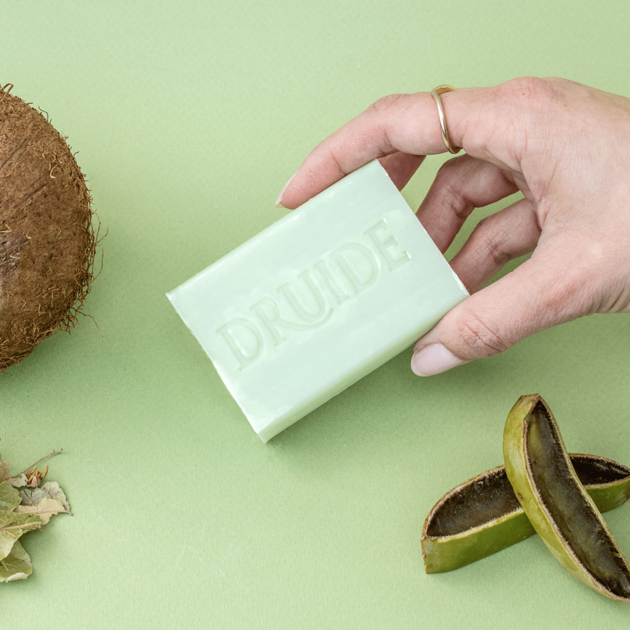 Laboratoires Druide. Savon en Barre Plein - Air Eucalyptus Eco Trail - 105 g - Concept C. Shop