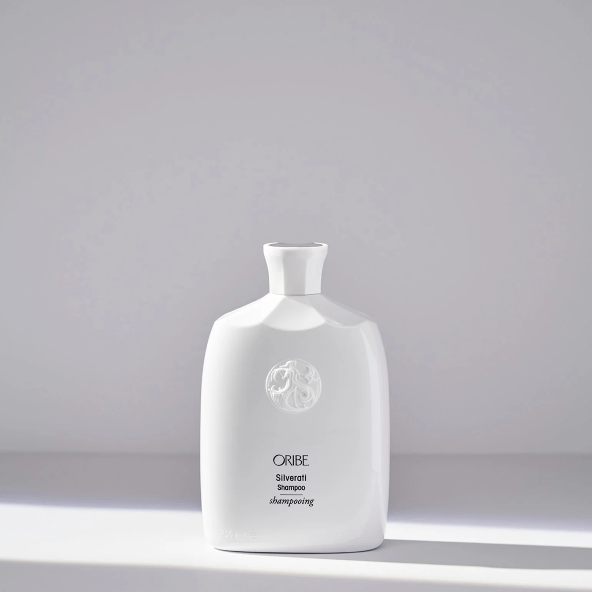 Oribe. Shampoing Illuminateur Silverati - 250 ml - Concept C. Shop