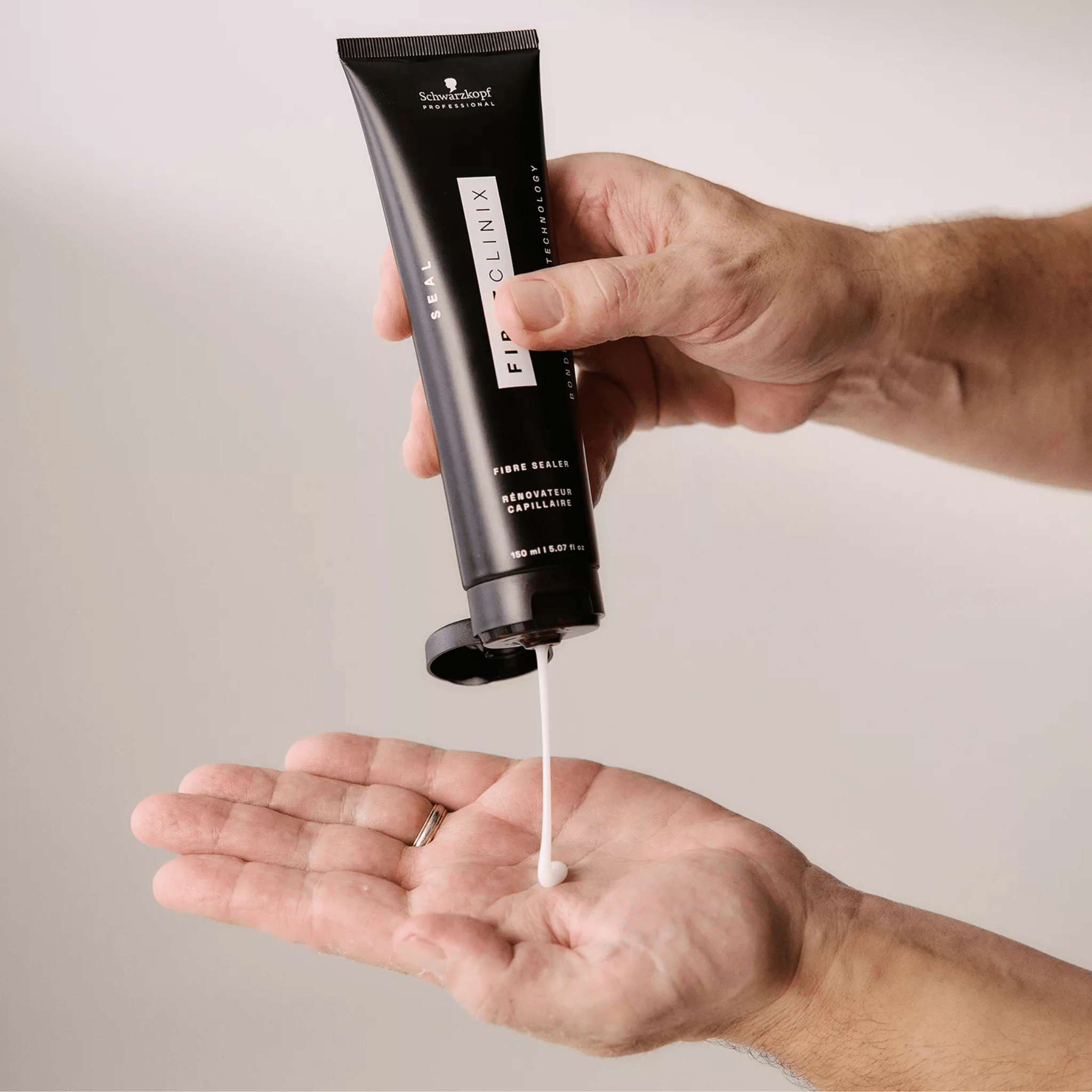 Schwarzkopf. Rénovateur De Pointes Seal Fibre Clinix - 150 ml - Concept C. Shop