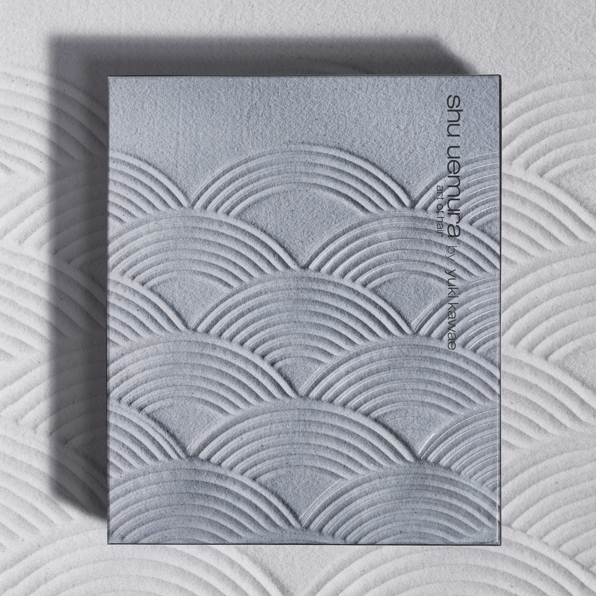 Shu Uemura. Coffret Des Fêtes - Duo Étoile Essence Absolue et Izumi Tonic - Concept C. Shop