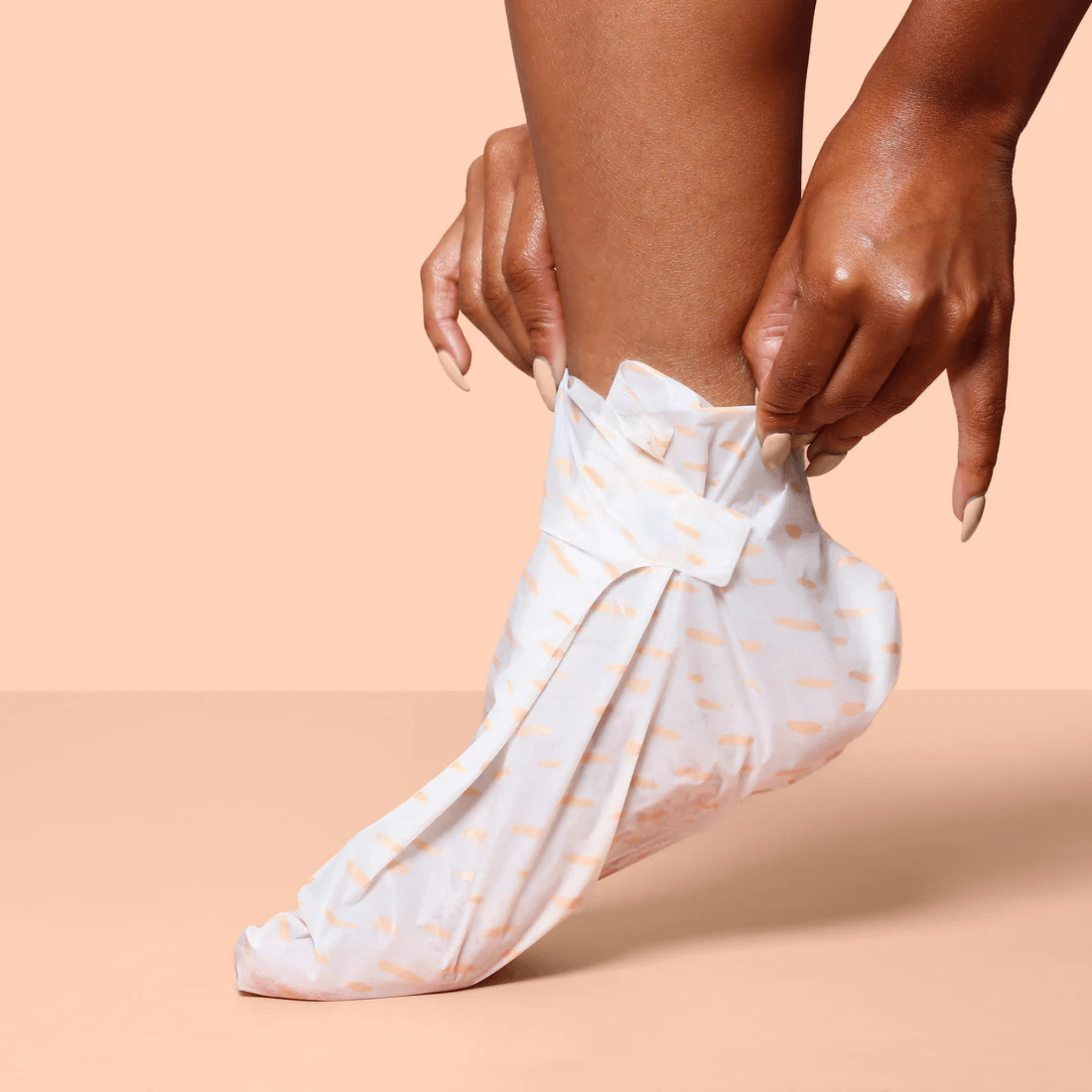 Spa Life. Masques Exfoliants Pour Les Pieds Huile D'Eucalyptus Et Coquille De Noissettes - 1 Paire - Concept C. Shop