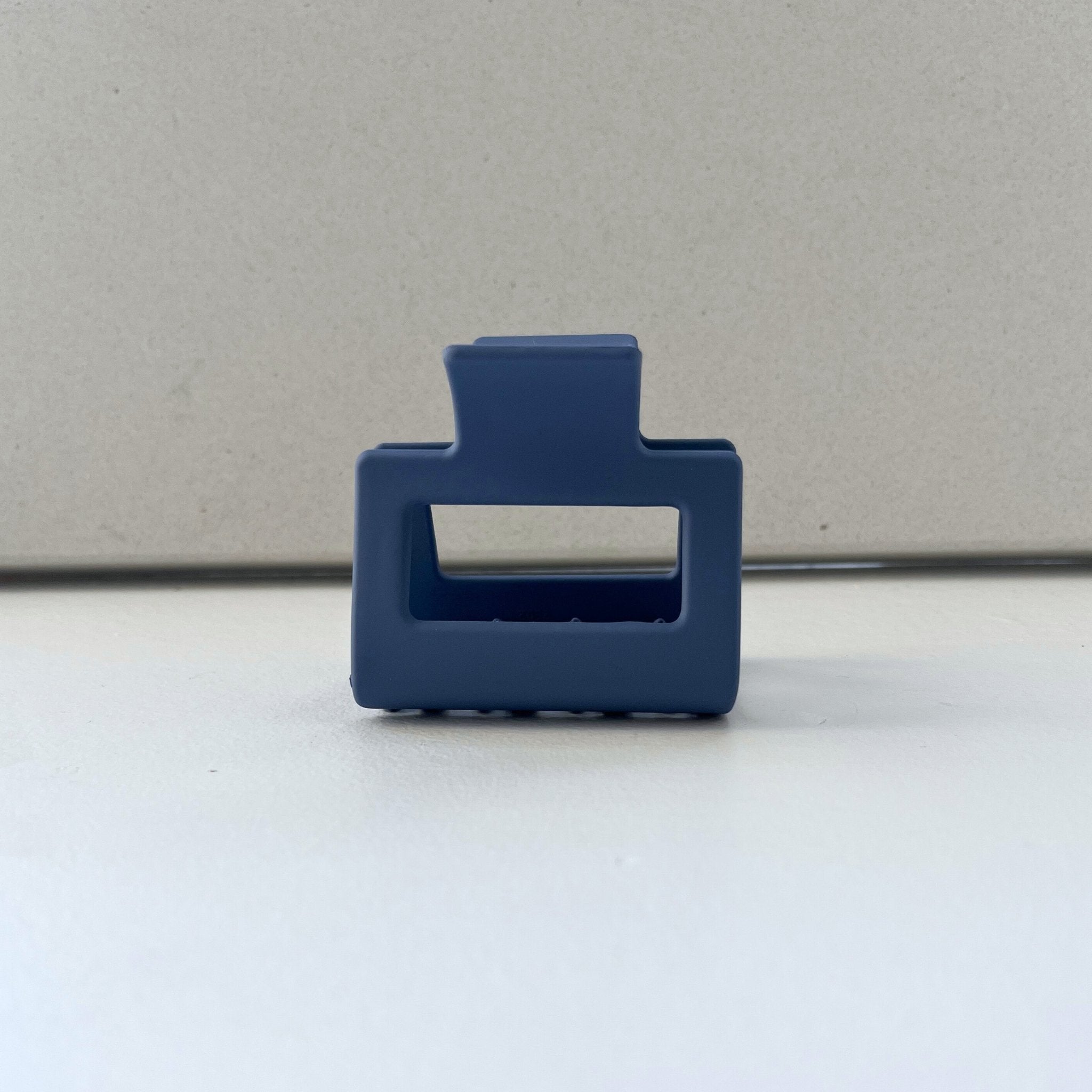 Concept C. Pince Carrée Mate Bleu - 6 cm - Concept C. Shop